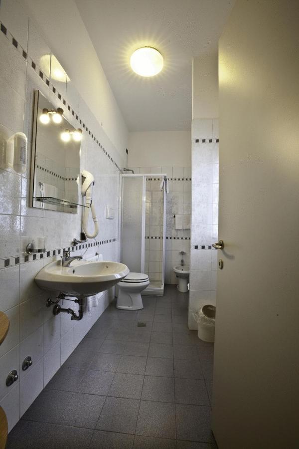 Hotel Nastro Azzurro Monguzzo Szoba fotó